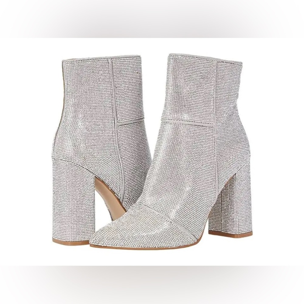 Steve Madden size 8 Noticed R rhinestone booties